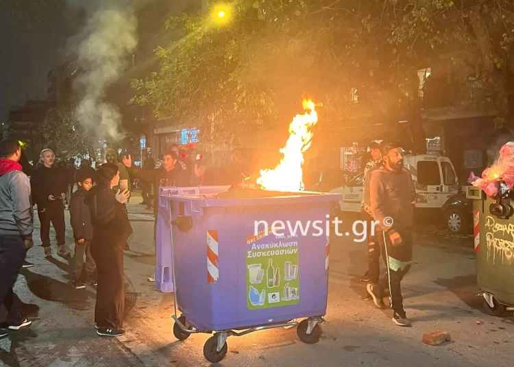 Θεσσαλονίκη: Νέα επεισόδια από Ρομά έξω από το Ιπποκράτειο για τον 16χρονο που πυροβολήθηκε από αστυνομικό