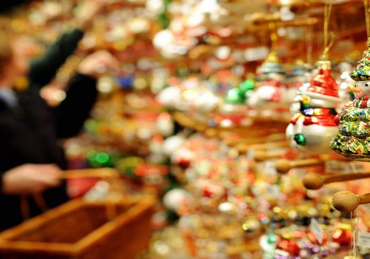 Εμπορικοί Σύλλογοι Πύργου και Ήλιδας: Το εορταστικό ωράριο καταστημάτων και οι κοινές δράσεις