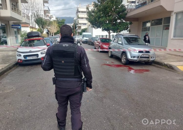 Σοκ στην Καλαμάτα: Νεκρός ο άνδρας που πυροβόλησαν στη μέση του δρόμου