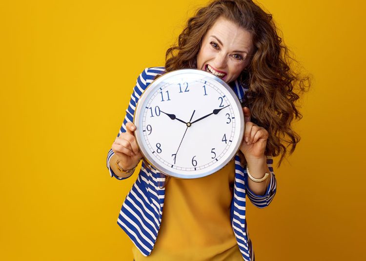 Τι ώρα να τρώμε βραδινό για να μην παχύνουμε και να μην αυξηθεί το σάκχαρο