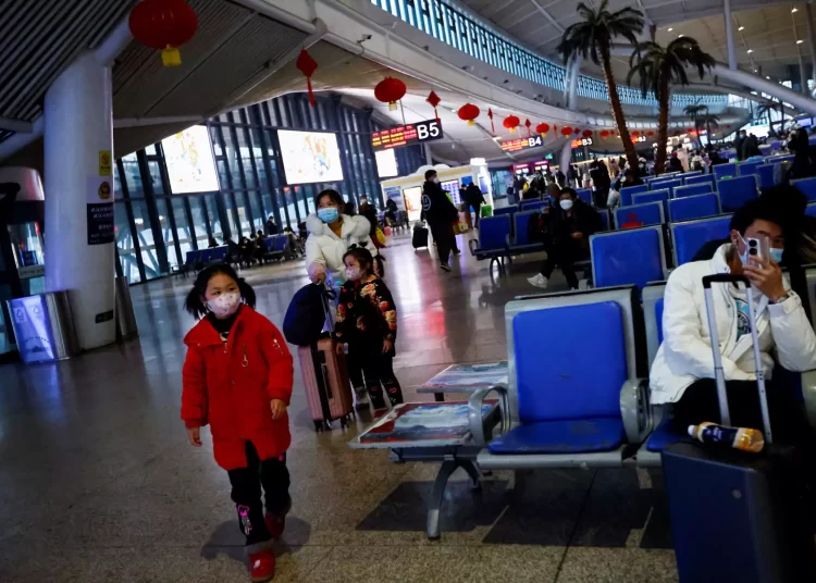 Κορονοϊός: Πόσο πρέπει να μας ανησυχεί η έξαρση των κρουσμάτων στην Κίνα – Ο Χαράλαμπος Γώγος εξηγεί