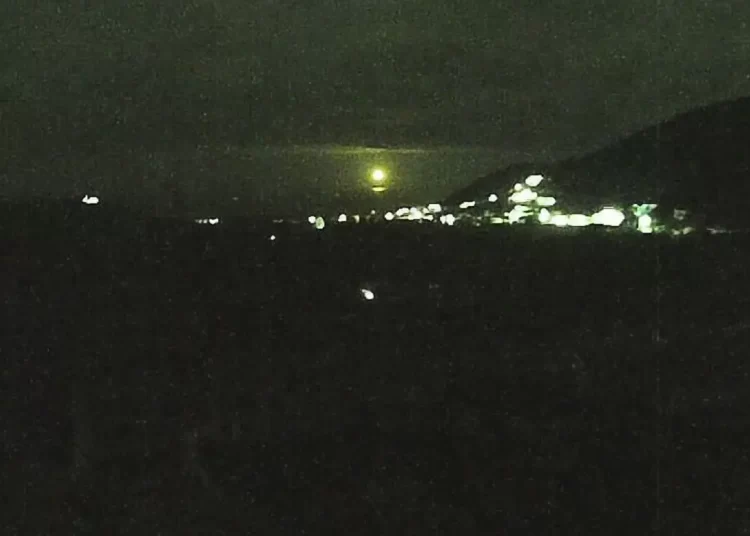 Πτώση Φάντομ στην Ανδραβίδα: Ρίχνουν φωτοβολίδες για να βρουν τον 31χρονο κυβερνήτη