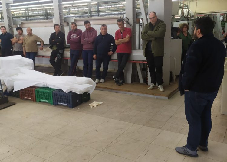 Μόνο ο ίδιος ο λαός με ισχυρό ΚΚΕ μπορεί να προστατεύσει τα δικαιώματά του