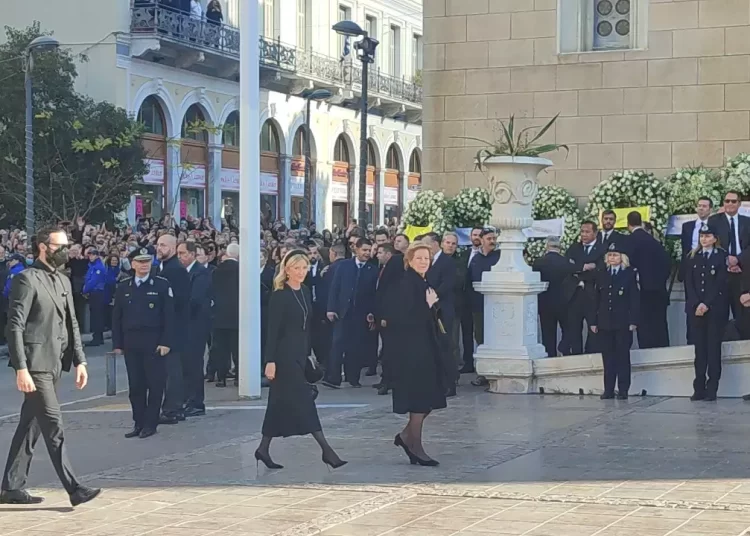 Κηδεία τέως Βασιλιά Κωνσταντίνου: Στη Μητρόπολη Αθηνών η Άννα – Μαρία