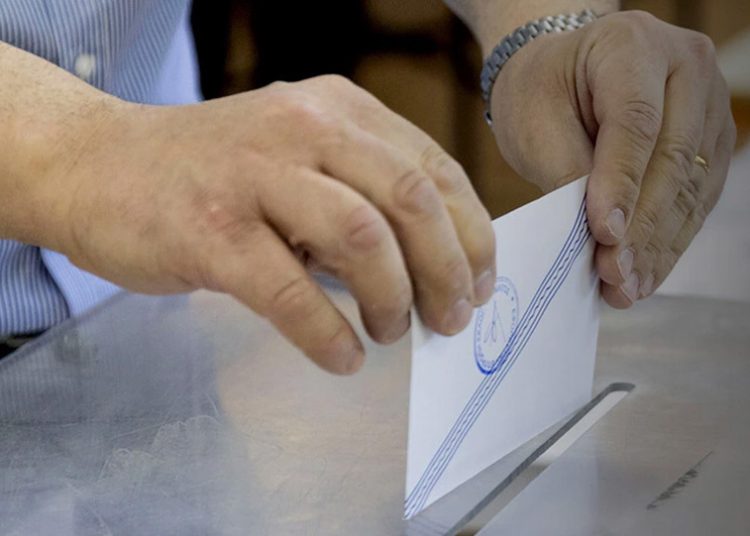 Δημοσκόπηση Metron Analysis: Ποια κόμματα μένουν εκτός Βουλής -Τι γίνεται με Κασιδιάρη (ποσοστά)