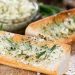 Συνταγή για λαχταριστό, αρωματικό σκορδόψωμο με φέτα