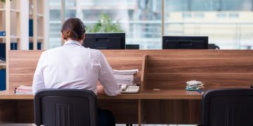 Το νέο σχέδιο για την οικονομική ελάφρυνση των επαγγελματιών