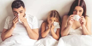 Θερίζουν οι ιώσεις, αναμένεται κορύφωση τον Φεβρουάριο – Γιατί ανησυχούν οι ειδικοί για τη νέα μετάλλαξη του κορωνοϊού