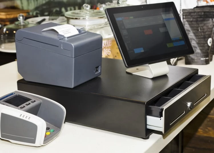 Προς νέα μείωση το όριο για τις συναλλαγές με μετρητά