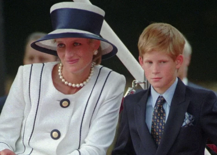 Νταϊάνα: Τελικά, ο θάνατός της ήταν συνωμοσία; -Τι αποκαλύπτει ο πρίγκιπας Χάρι στη βιογραφία του