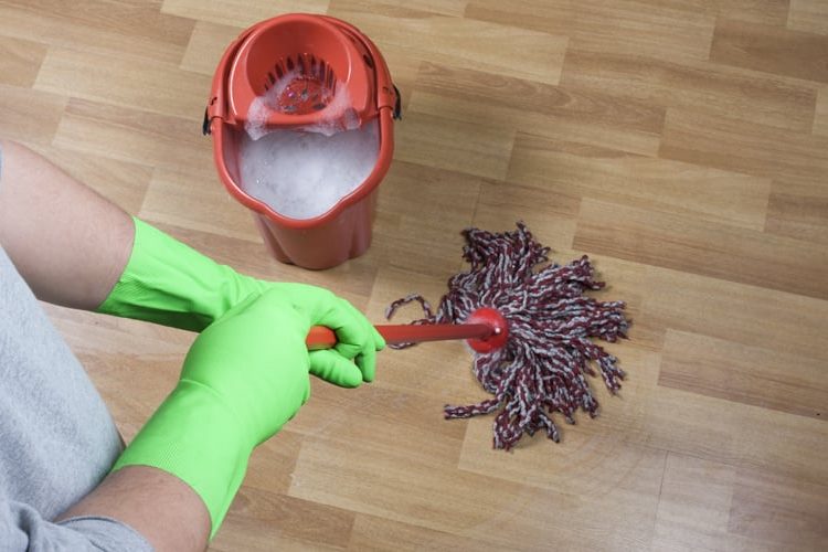 Ακρίβεια: Στα ύψη οι τιμές των απορρυπαντικών και των χαρτικών