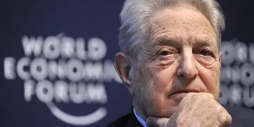 Πώς ο Τζορτζ Σόρος έγινε δισεκατομμυριούχος – Οι άγνωστες πτυχές της ζωής ενός αμφιλεγόμενου μεγιστάνα