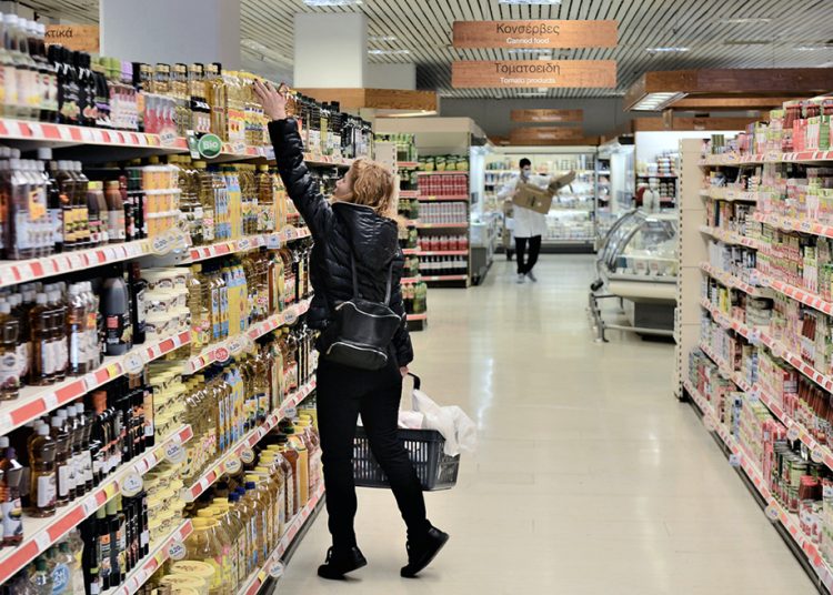 Market Pass: Μέχρι τέλος Φεβρουαρίου τα χρήματα στην κάρτα – Θα ισχύει και για φιλοξενούμενους