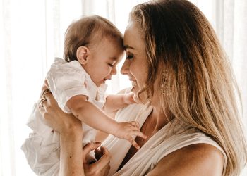 Το παυσίπονο άγγιγμα που ηρεμεί τα παιδιά