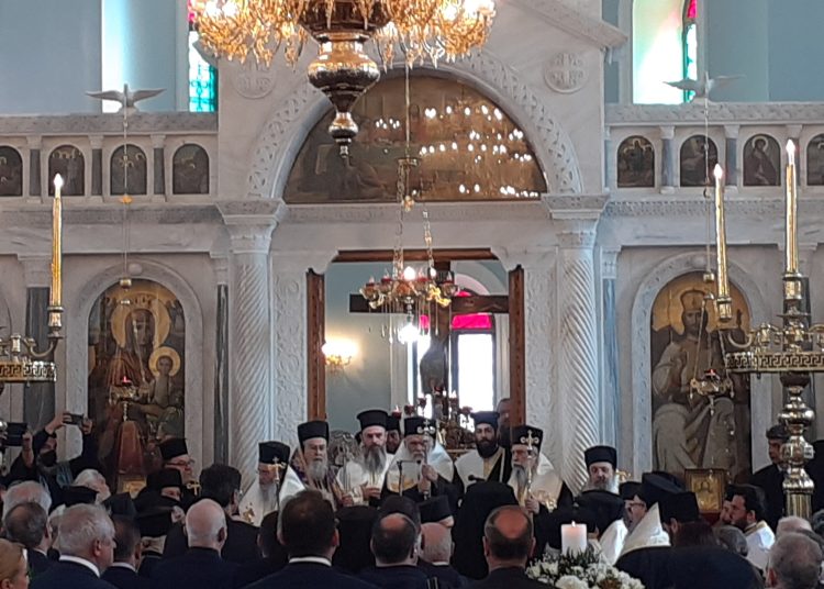 Με τιμές & πλήθος κόσμου η εξόδιος ακολουθία του Μακαριστού Μητροπολίτου πρώην Ηλείας Γερμανού Β’ (φωτο)