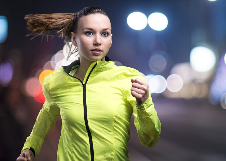 Βραδινό τρέξιμο και περπάτημα: Όλα όσα πρέπει να προσέξουμε