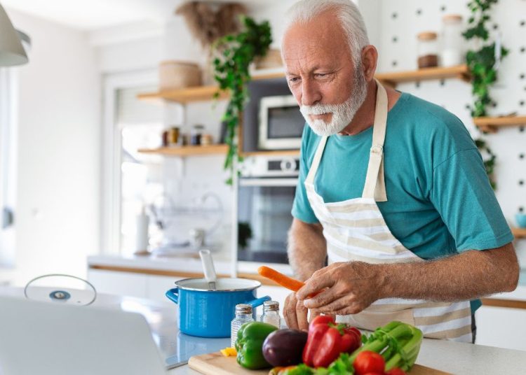 Καρκίνος Προστάτη: Η διατροφή που μειώνει πάνω από 50% τον κίνδυνο εξέλιξης και υποτροπής
