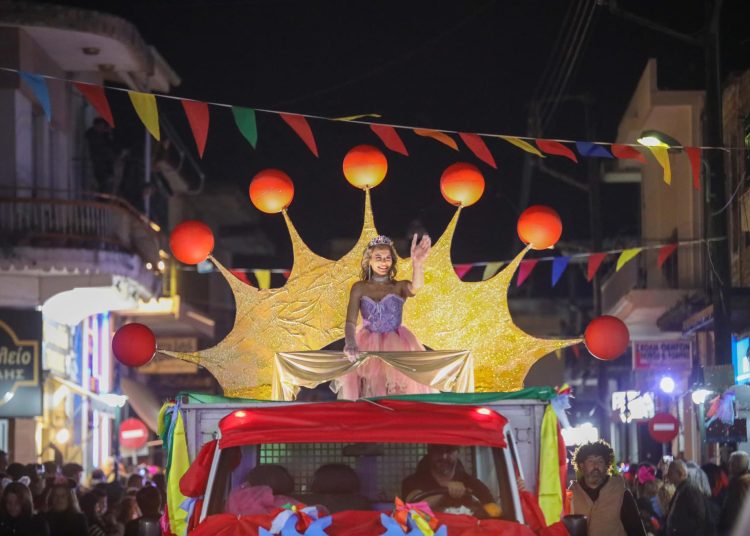 Ηλεία: Όλος ο Νομός σε αποκριάτικους ρυθμούς-Εντυπωσιακές εκδηλώσεις (Φωτο)
