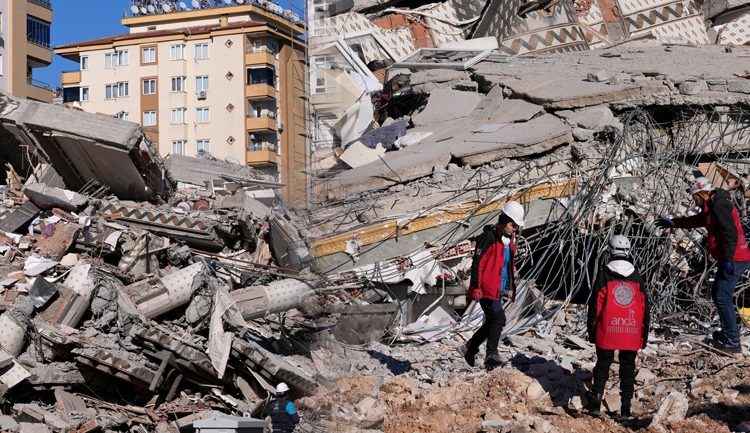 Ξεπέρασαν τους 16.000 οι νεκροί από τον σεισμό στην Τουρκία