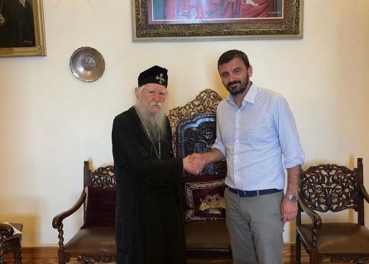 ΑΝΔΡΕΑΣ ΝΙΚΟΛΑΚΟΠΟΥΛΟΣ: “Με άφατη θλίψη αποχαιρετούμε τον άξιο Ποιμένα μας”