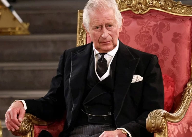 Βασιλιάς Κάρολος: Έλληνας ο μαέστρος στην στέψη του – Με βυζαντινή μουσική το τελετουργικό