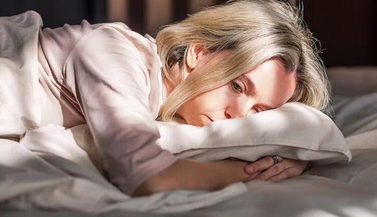 Δεν κοιμάστε καλά τα βράδια; Ποιος σοβαρός κίνδυνος απειλεί την καρδιά σας