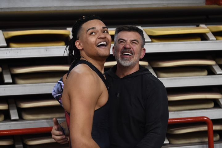 Εμμανουήλ Καραλής: Πανελλήνιο ρεκόρ στον κλειστό στίβο με 5,86μ. στο επί κοντώ