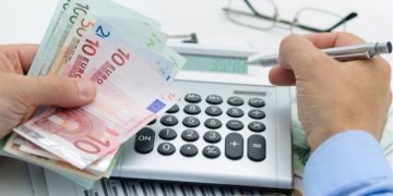 Χρέη σε εφορία, ταμεία, δήμους: Έρχεται προεκλογική ρύθμιση για 72 δόσεις