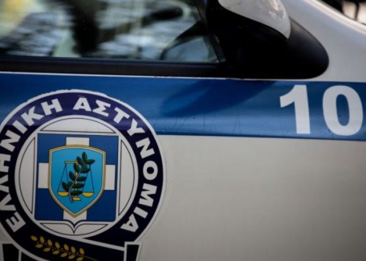 Θρίλερ στο Κερατσίνι με αρπαγή 14χρονης: 10 άτομα εισέβαλαν σε σπίτι τα ξημερώματα