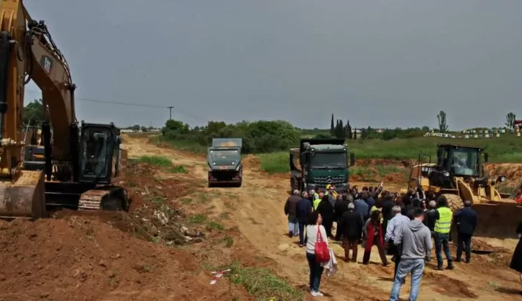 Μπλόκο στο έργο της Πατρών Πύργου – «Καζάνι που βράζει» ο οικισμός Ρομά στα Βραχνέικα