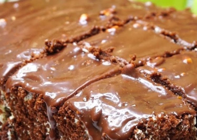 Εύκολο γλυκό σοκολάτας με φρέσκο βούτυρο