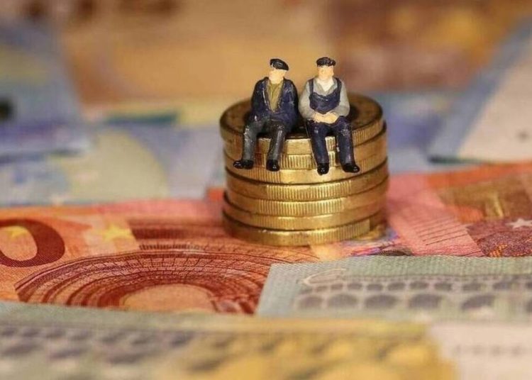 Συντάξεις Μαρτίου: Γιατί θα καταβληθούν νωρίτερα – Αναλυτικά οι ημερομηνίες