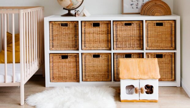 9 Φανταστικοί Τρόποι για να Αξιοποιήσετε μια Απλή Ραφιέρα