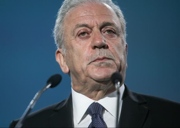 Δημήτρης Αβραμόπουλος: Εκφράζω τη βαθύτατη θλίψη μου για την απώλεια ενός φωτισμένου ιεράρχη