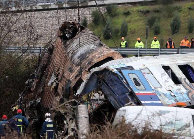 Τέμπη: Το «κόλπο» των σταθμαρχών με τις βάρδιες και τις εικονικές υπερωρίες