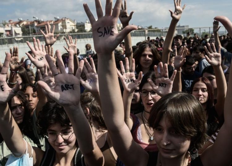 Κυβέρνηση Μητσοτάκη: Ποινικοποιούν τις μαθητικές κινητοποιήσεις