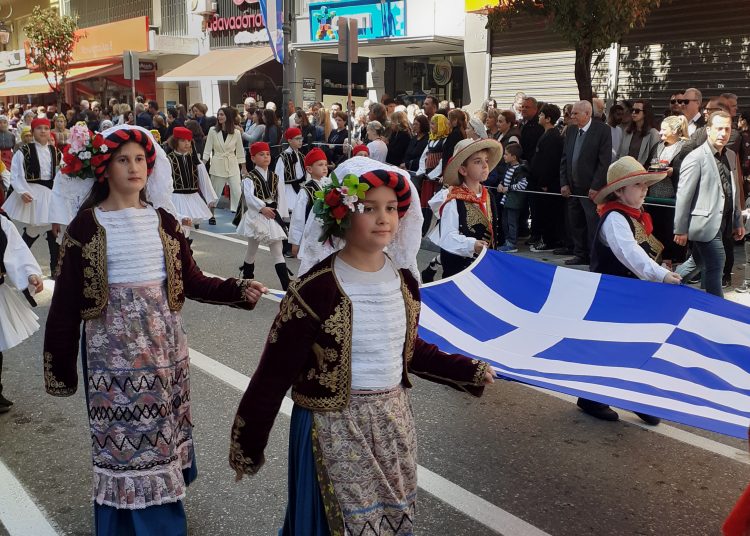 Πύργος: Με λαμπρότητα, ηλιόλουστο καιρό και πλήθος κόσμου η παρέλαση της 25ης Μαρτίου (φωτο)