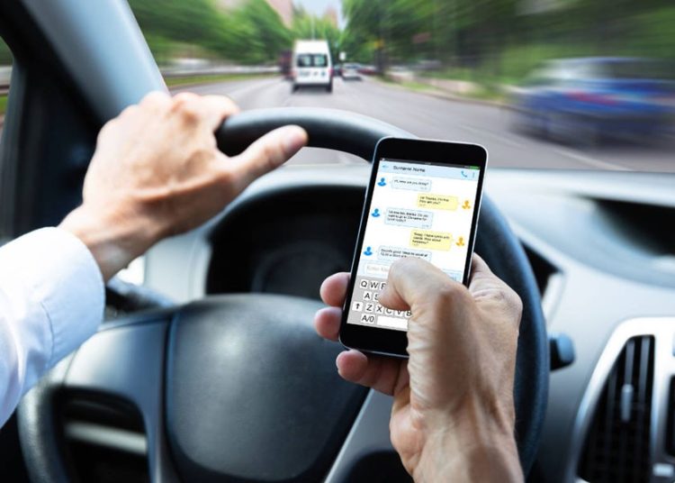 Ποινές σοκ για κινητό και οδήγηση – Πότε και πως επιτρέπεται;