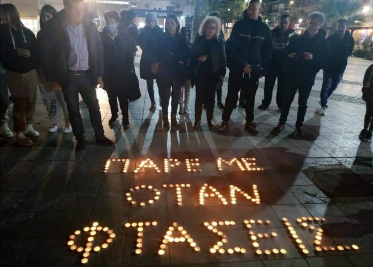 Πύργος- Αμαλιάδα: Σιωπηρές διαμαρτυρίες πολιτών για την τραγωδία