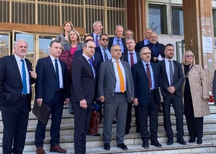 Δήλωση παράστασης προς υποστήριξη της κατηγορίας κατά παντός υπεύθυνου για την τραγωδία των Τεμπών από 47 Δικηγορικούς Συλλόγους