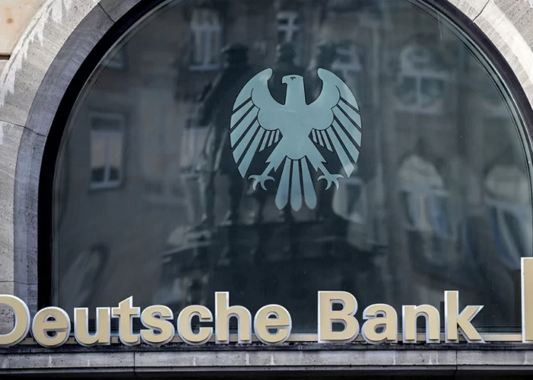 Deutsche Bank: Που οφείλεται ο νέος σεισμός που «γκρέμισε» τις μετοχές της ναυαρχίδας των γερμανικών τραπεζών