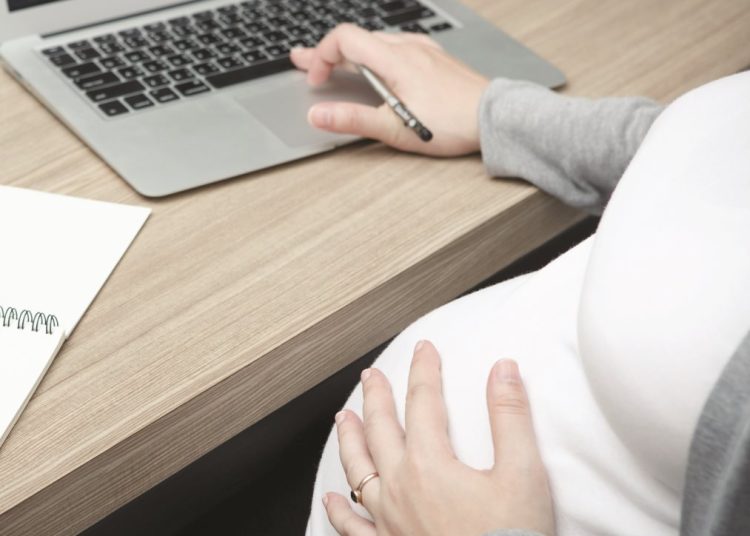 Πύργος: Απέλυσαν εργαζόμενη επειδή ήταν έγκυος