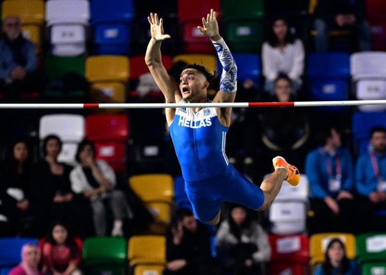 Ασημένιο μετάλλιο στο Ευρωπαϊκό πρωτάθλημα κλειστού στίβου ο Καραλής