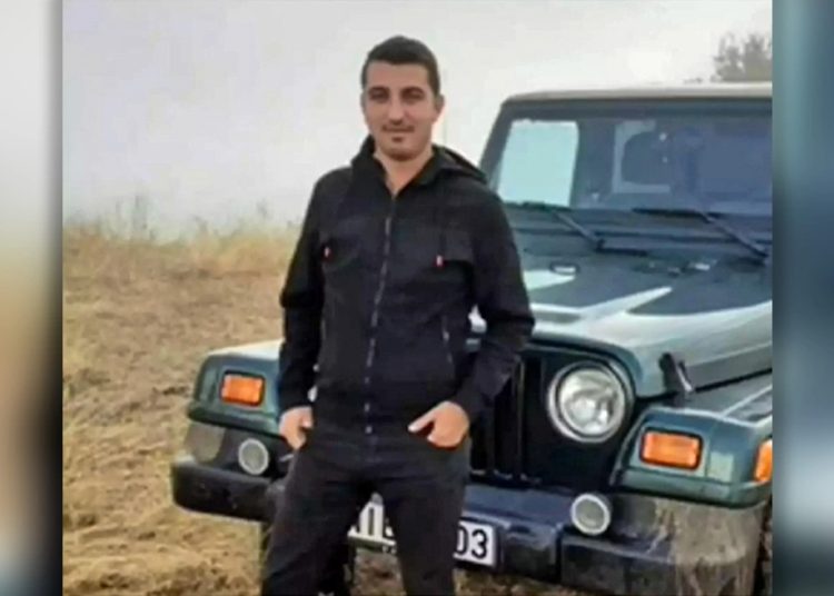 «Πήγε να κάνει πρόταση γάμου» – Συγκλονίζει ο πατέρας του Δημήτρη που σκοτώθηκε στα Τέμπη