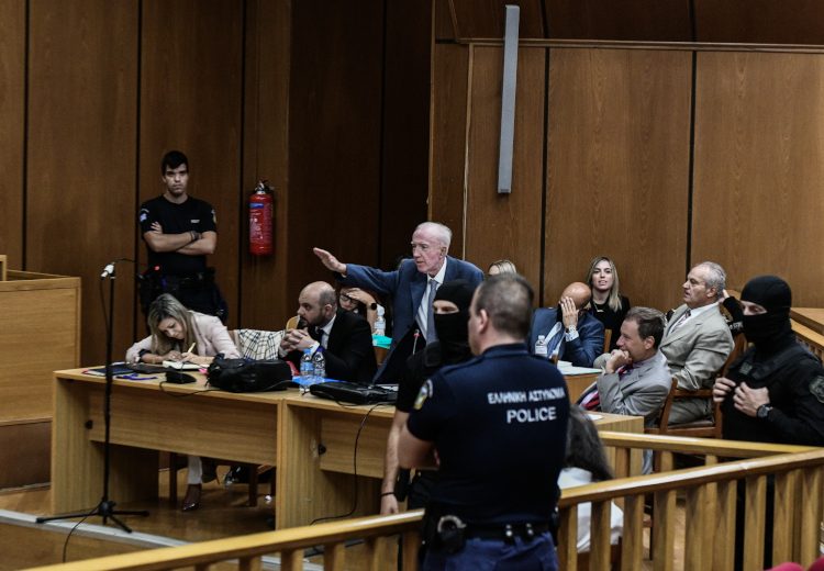 Διεγράφη από το Δικηγορικό Σύλλογο ο Ναζί Πλεύρης πατέρας του υπουργού