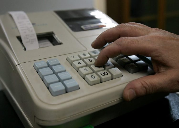 Από τον Ιούνιο η σύνδεση ταμειακών με POS -Τι αλλάζει στις αποδείξεις