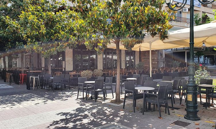 Μειώνονται 50% τα τέλη κοινόχρηστων χώρων στον Πύργο