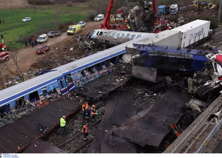 Σύγκρουση τρένων στα Τέμπη: Ντοκουμέντο από τη διόρθωση με το μπλάνκο στην ώρα αποχώρησης των σταθμαρχών