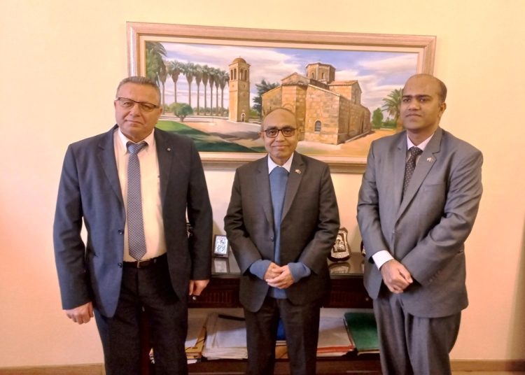 Συνάντηση Πρέσβη Μπαγκλαντές με Δήμαρχο Πηνειού για τους εργάτες γης