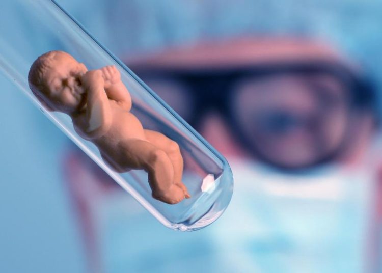 Εξωσωματική Γονιμοποίηση: Επτά παράγοντες που αυξάνουν τα ποσοστά επιτυχίας